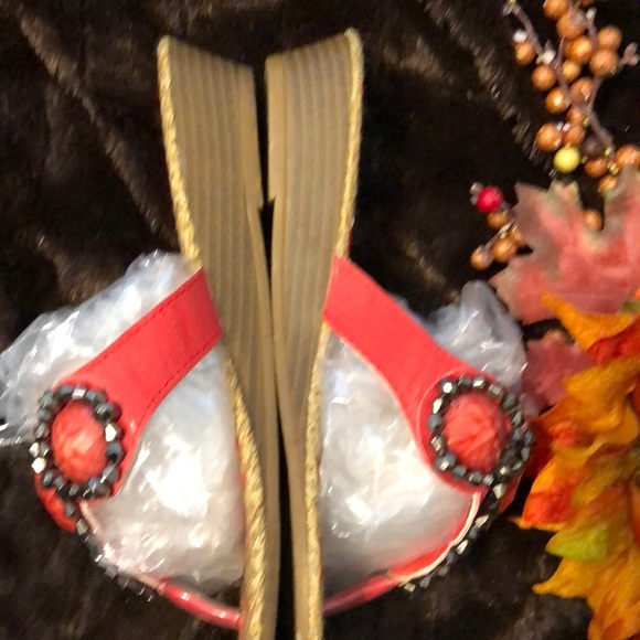 Sandals - Picture 4 of 6